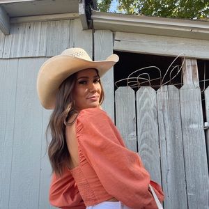 Meet your Posher, Alexandra!